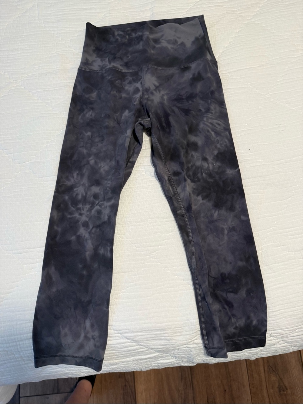 lululemon Athletica Black and Grey Tie-Dye Leggings